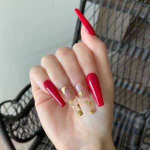 “Classic Red with Gold Flakes🌿” Press-On Nails
